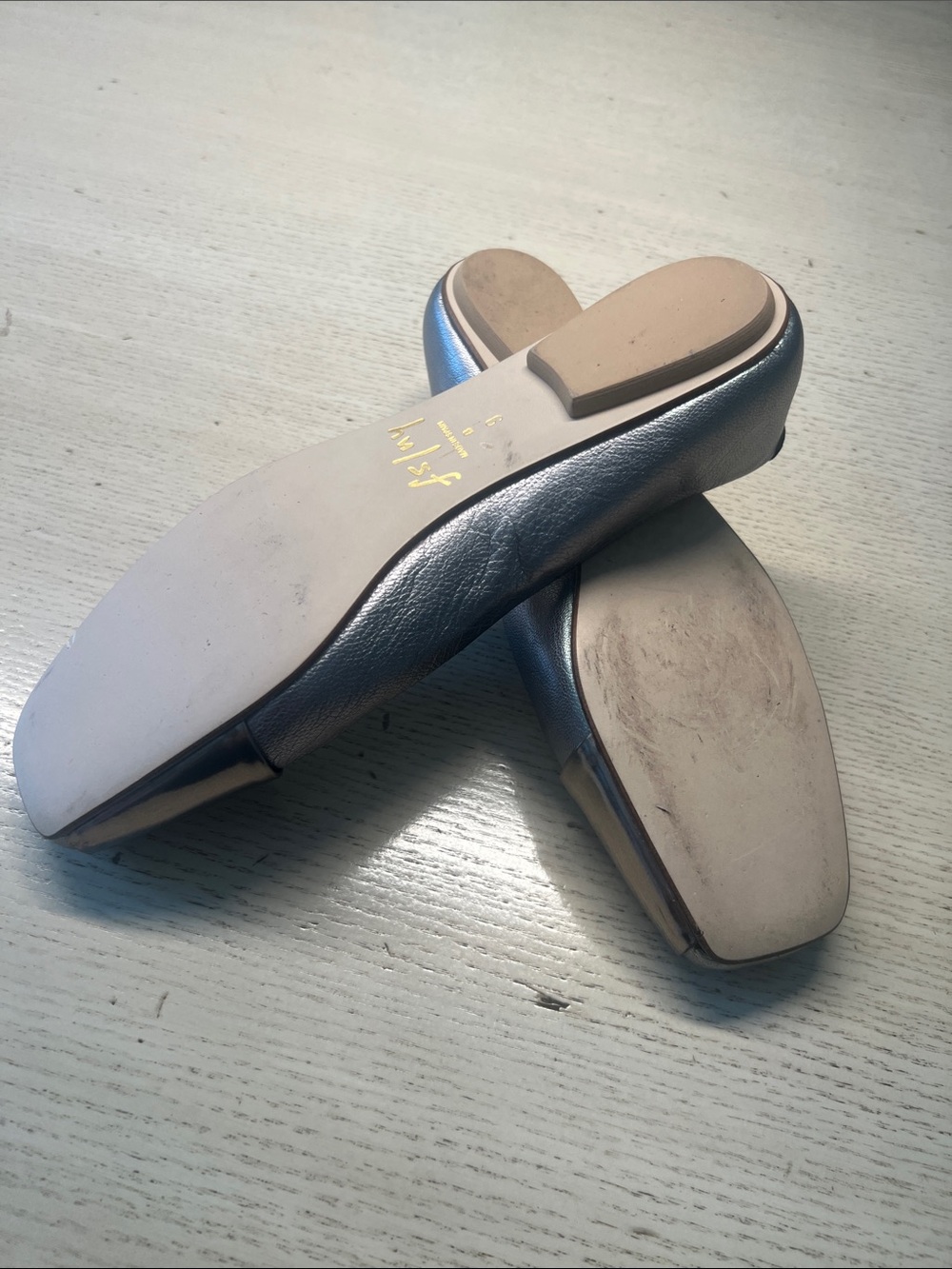fs/ny Women’s Silver Ballet Flats with rose gold Cap Toe - Picture 5 of 6